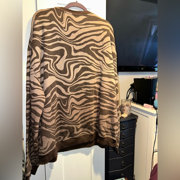 NWOT Free People We The Free Classic Printed Oversized Crewneck - Picture 9 of 9